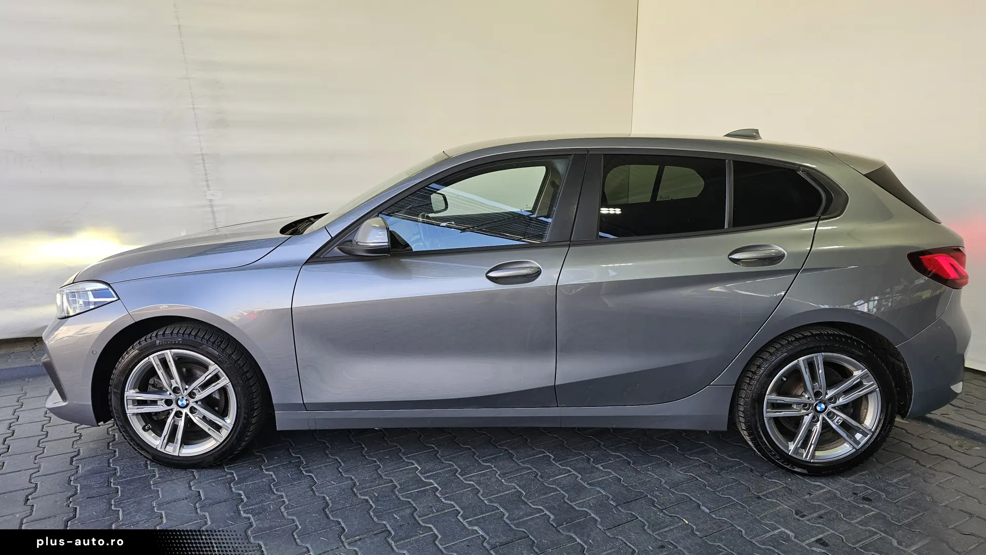 BMW Seria 1 118i Advantage