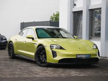 Porsche Taycan 4 GTS PTS PERIDOT-MY24-ACC-PANO-MASSSAGE