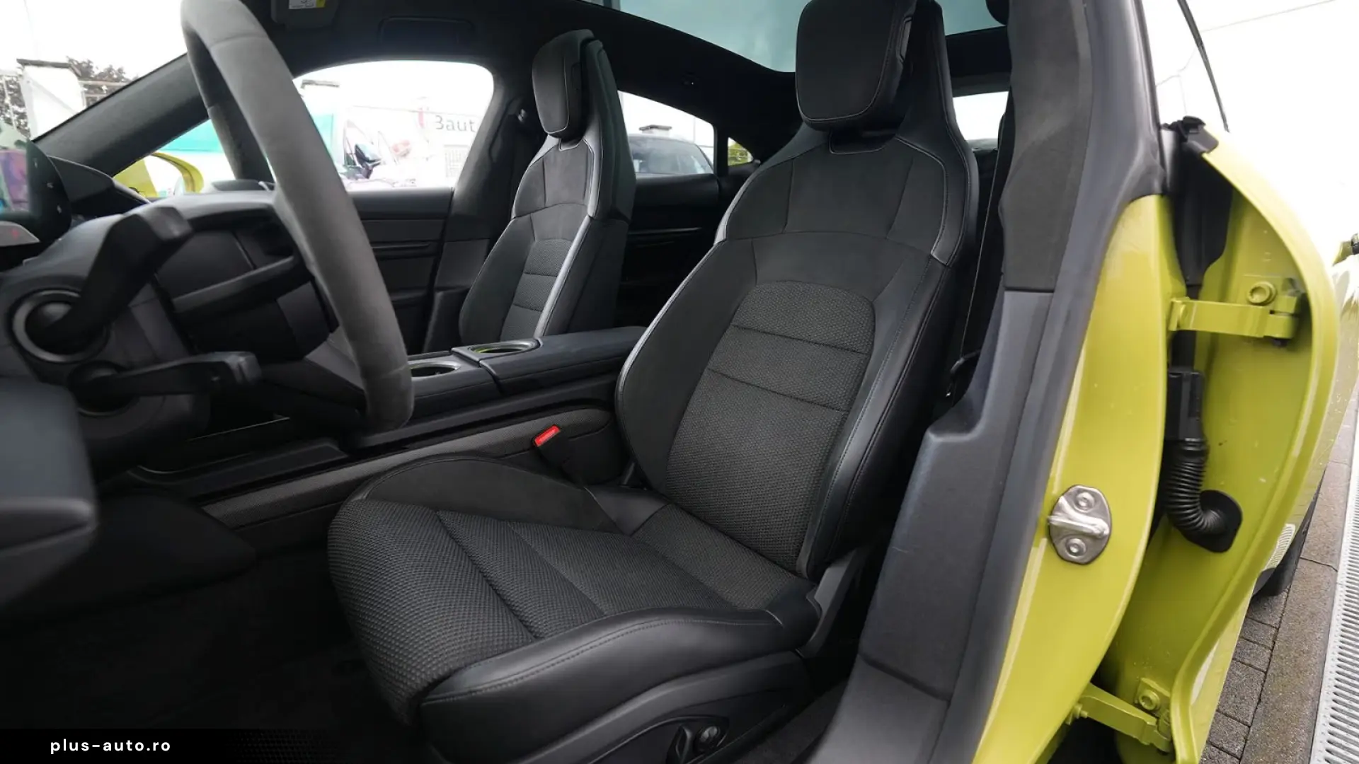 Porsche Taycan 4 GTS PTS PERIDOT-MY24-ACC-PANO-MASSSAGE