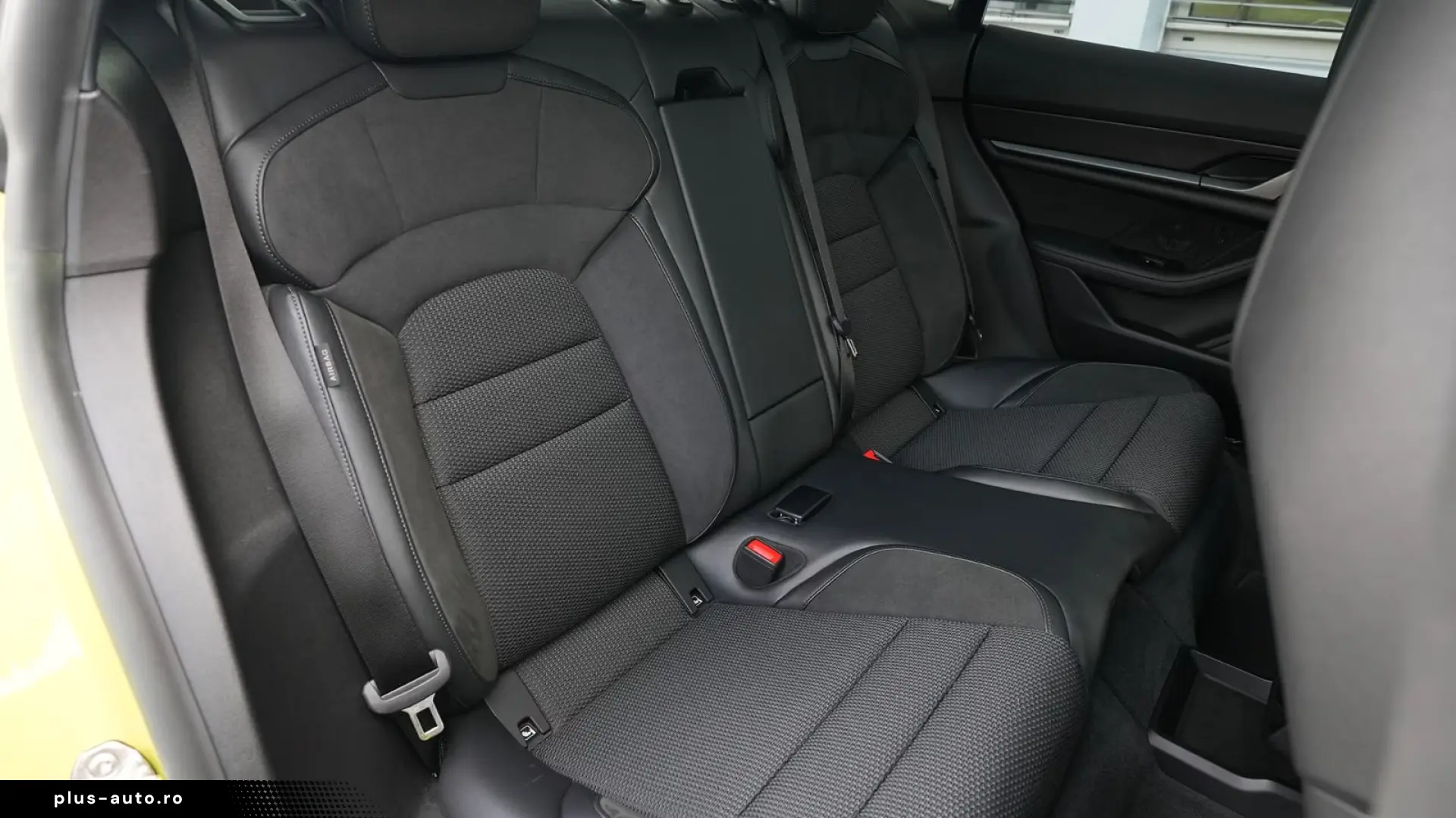 Porsche Taycan 4 GTS PTS PERIDOT-MY24-ACC-PANO-MASSSAGE
