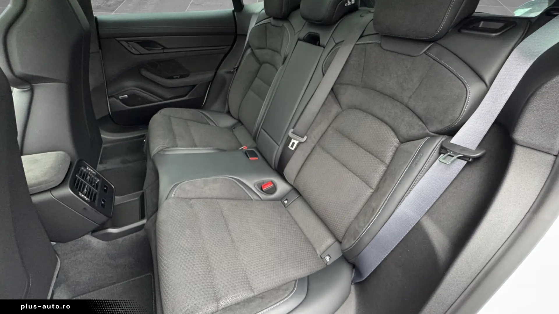 Porsche Taycan GTS Sport Turismo HA-Lenkung Active-Ride