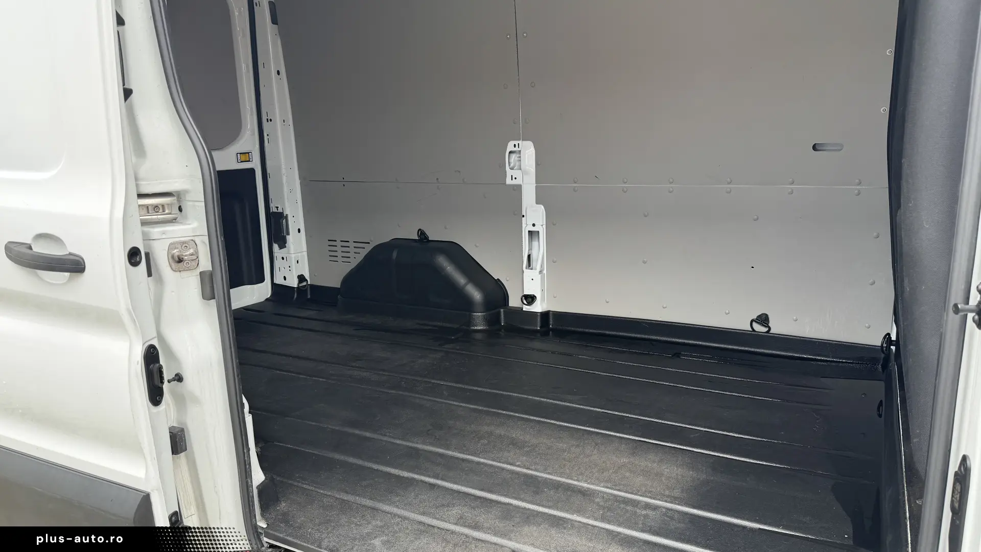 Ford Transit Kasten 330 L2 2 0 TDCI