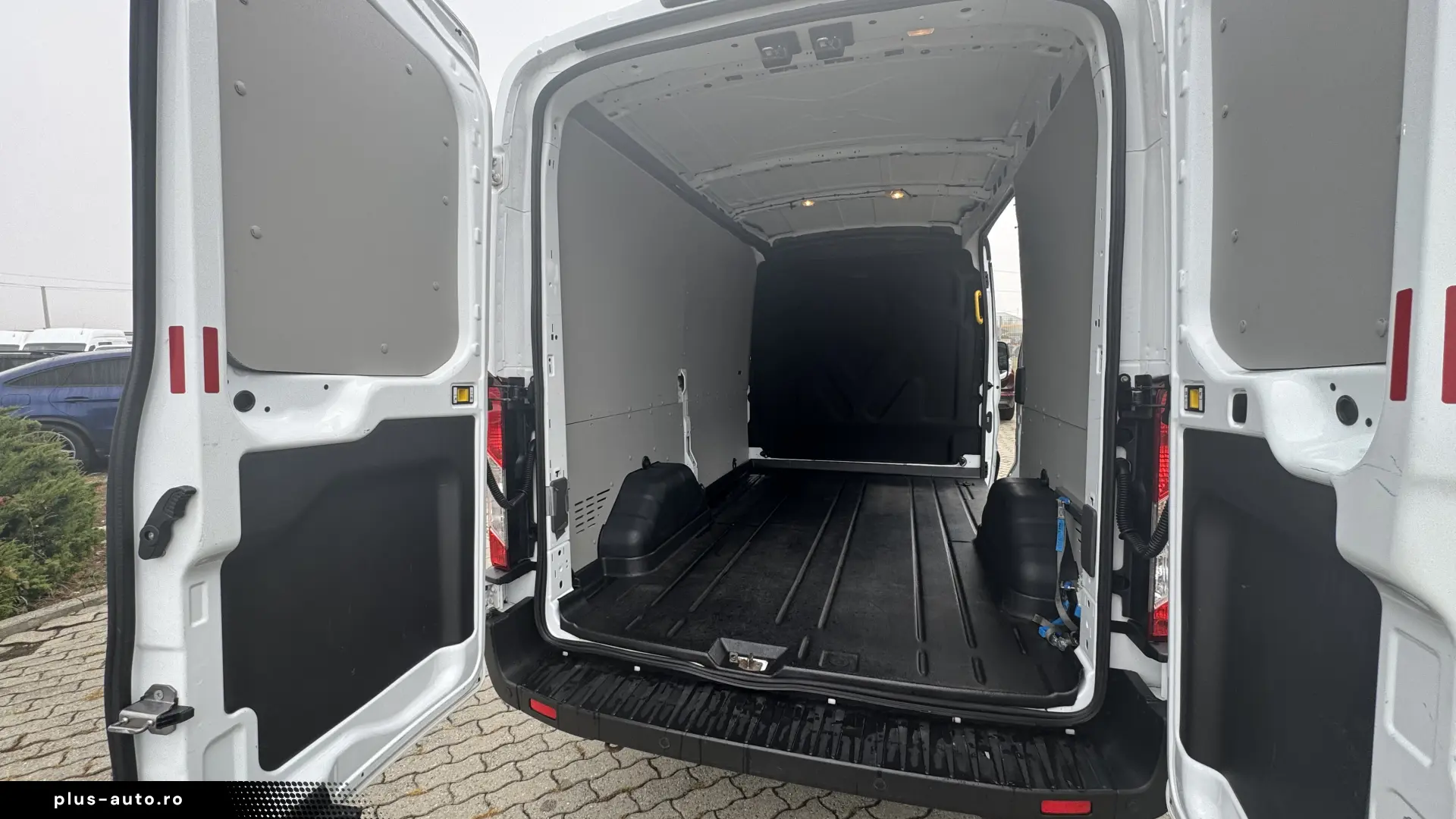 Ford Transit Kasten 330 L2 2 0 TDCI