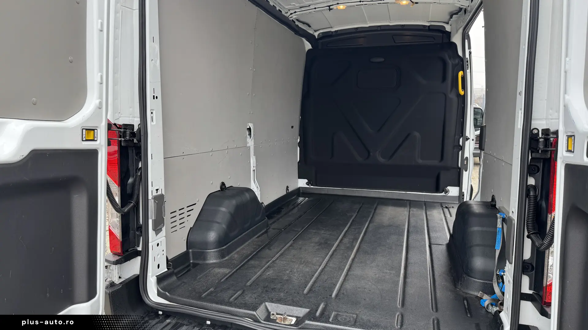 Ford Transit Kasten 330 L2 2 0 TDCI