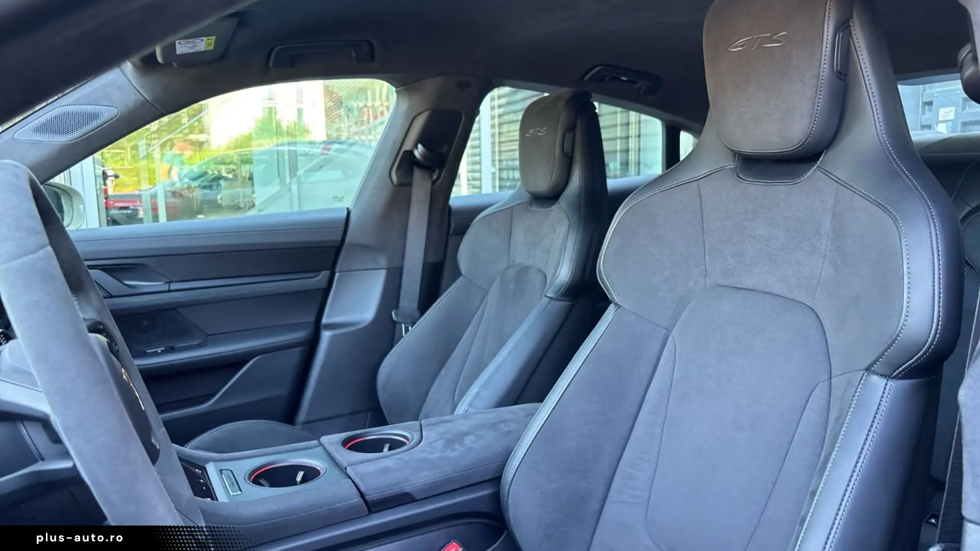 Porsche Taycan GTS Burmester HA-Lenkung Surround-View