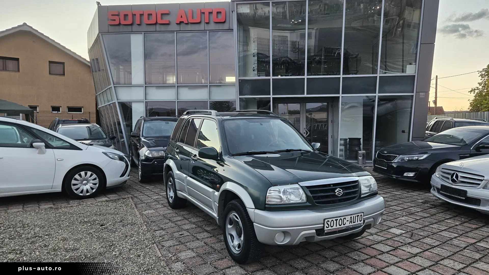 Suzuki grand voiara 2.0