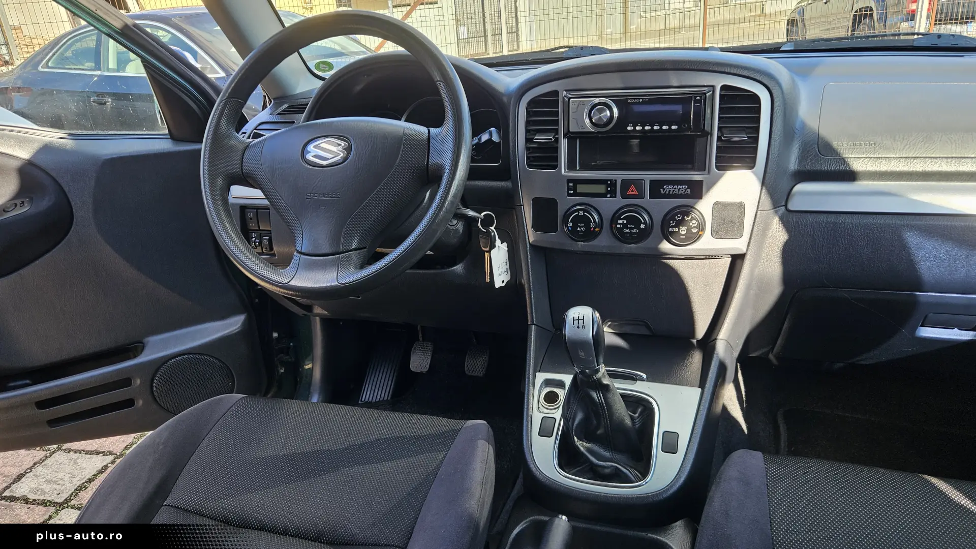 Suzuki grand voiara 2.0