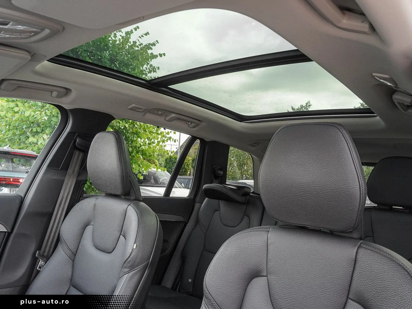 VOLVO XC90 T8 AWD Plus Dark Plug-in Hybrid PANO AHK H&