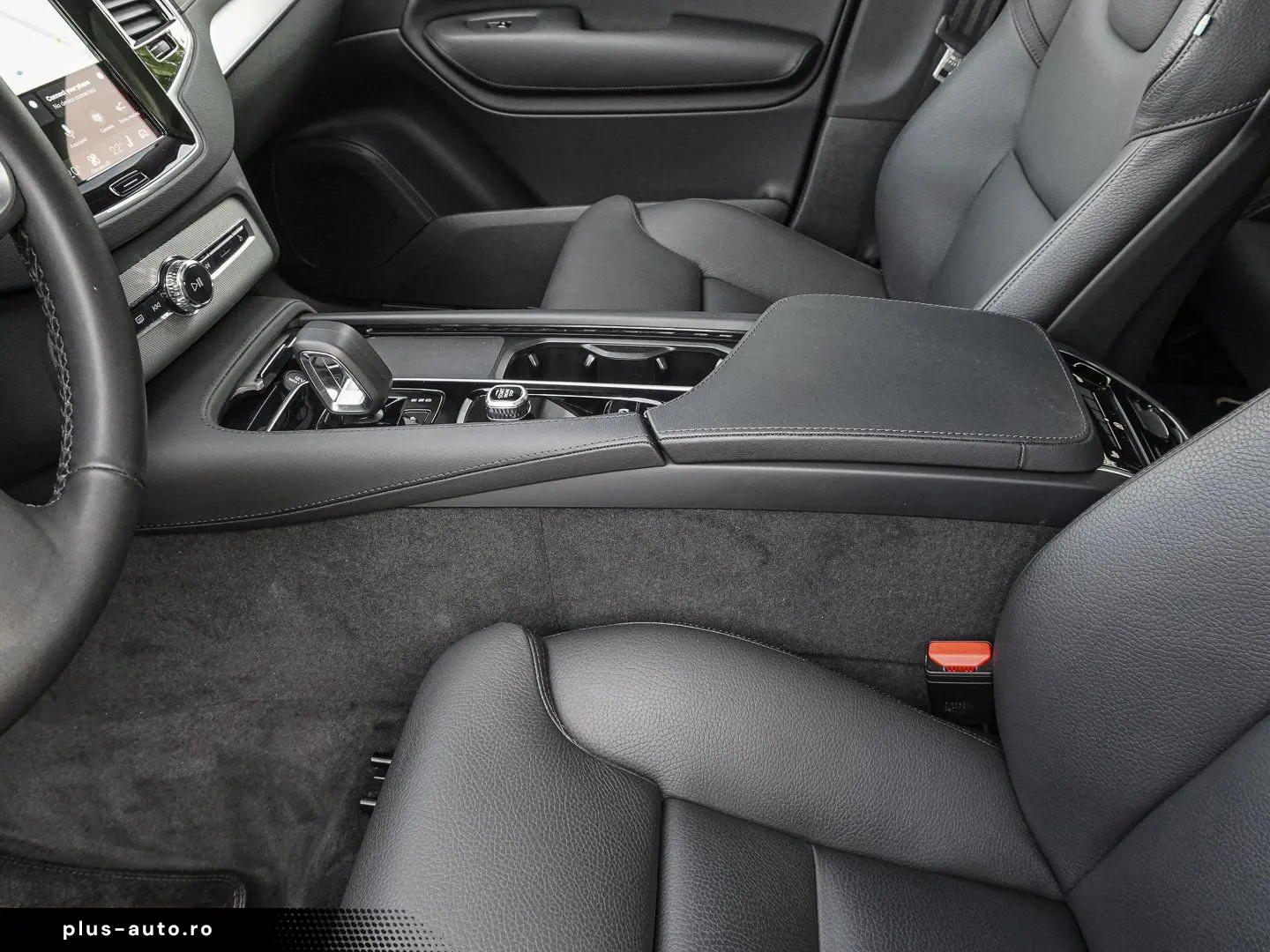 VOLVO XC90 T8 AWD Plus Dark Plug-in Hybrid PANO AHK H&
