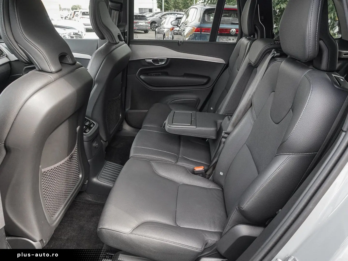 VOLVO XC90 T8 AWD Plus Dark Plug-in Hybrid PANO AHK H&