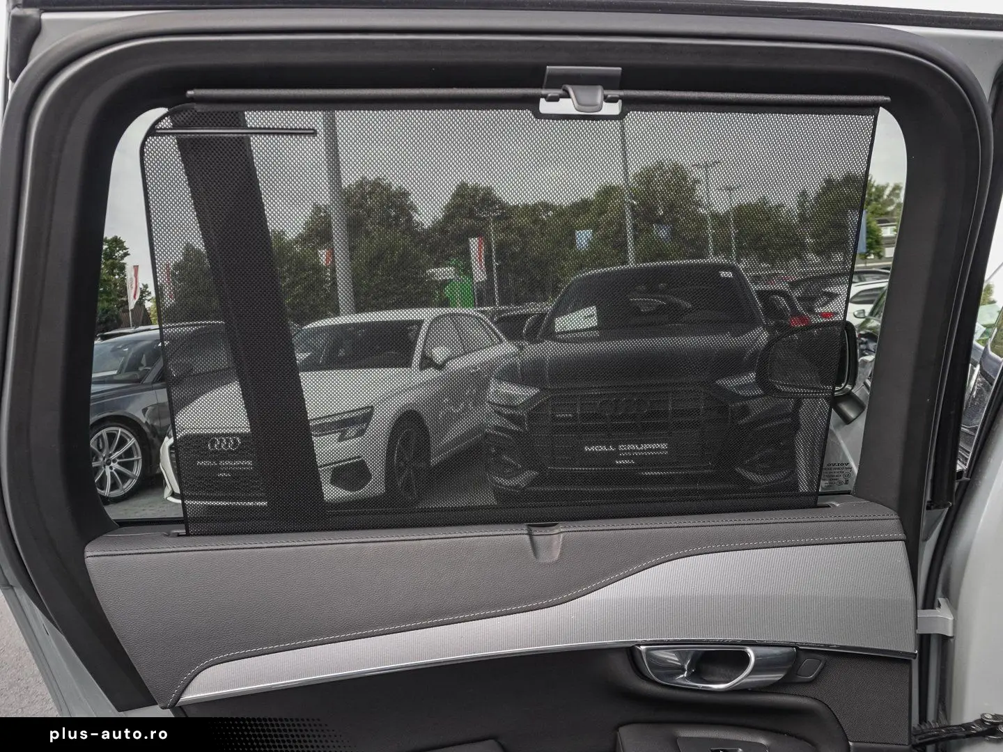 VOLVO XC90 T8 AWD Plus Dark Plug-in Hybrid PANO AHK H&
