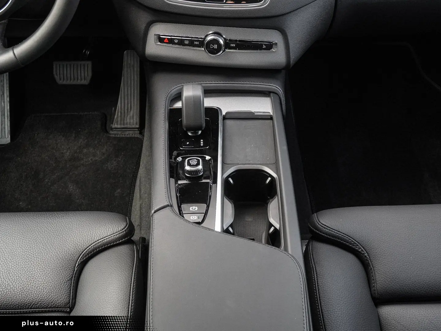 VOLVO XC90 T8 AWD Plus Dark Plug-in Hybrid PANO 360