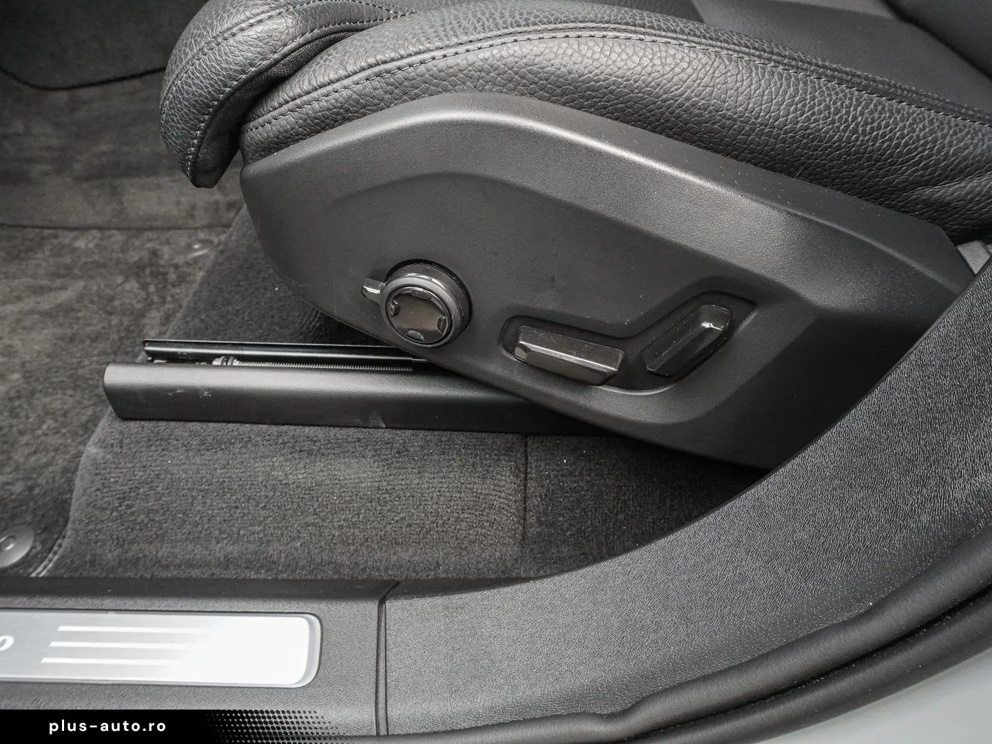 VOLVO XC90 T8 AWD Plus Dark Plug-in Hybrid PANO 360