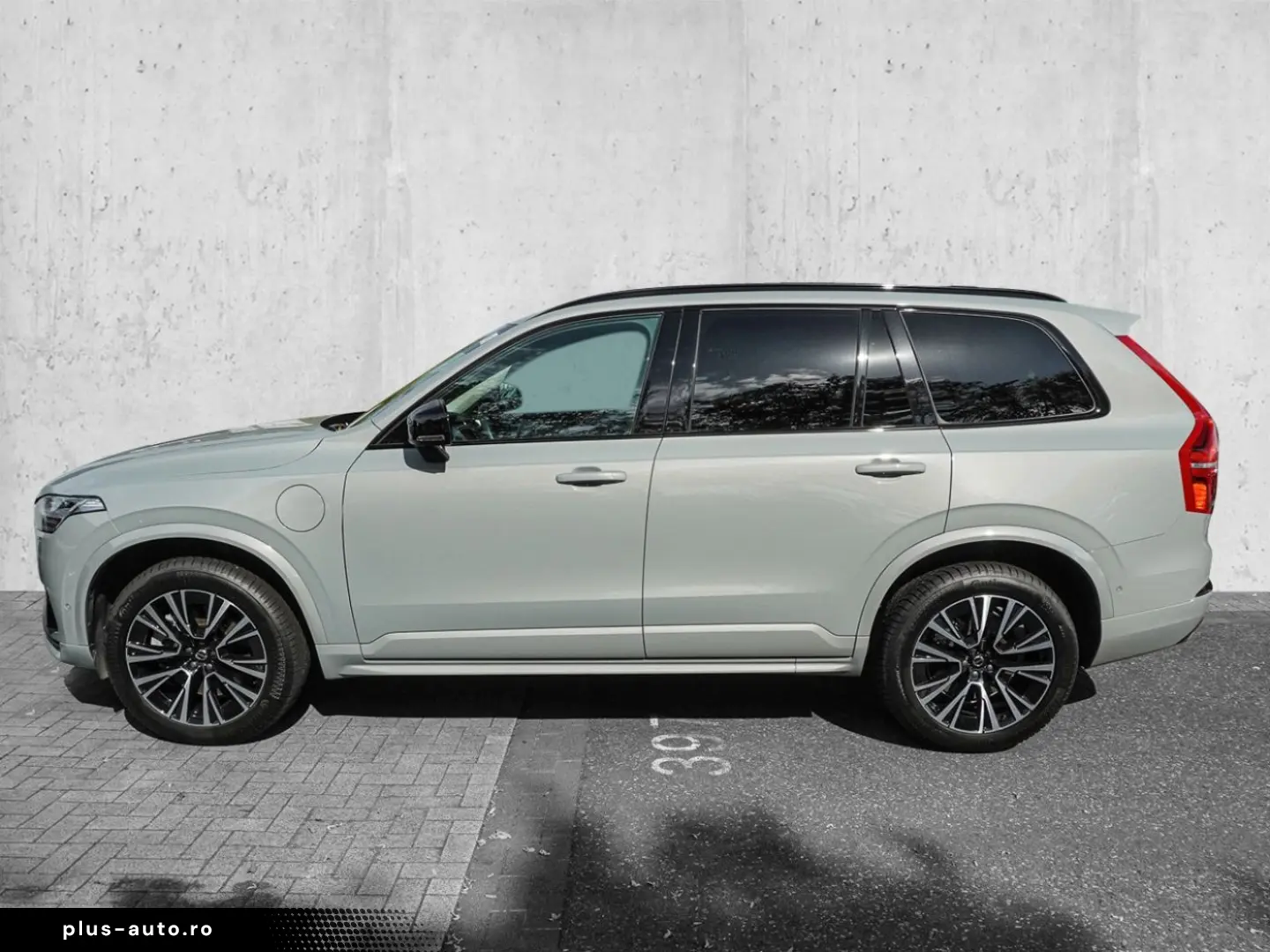 VOLVO XC90 T8 AWD Plus Dark Plug-in Hybrid PANO 360