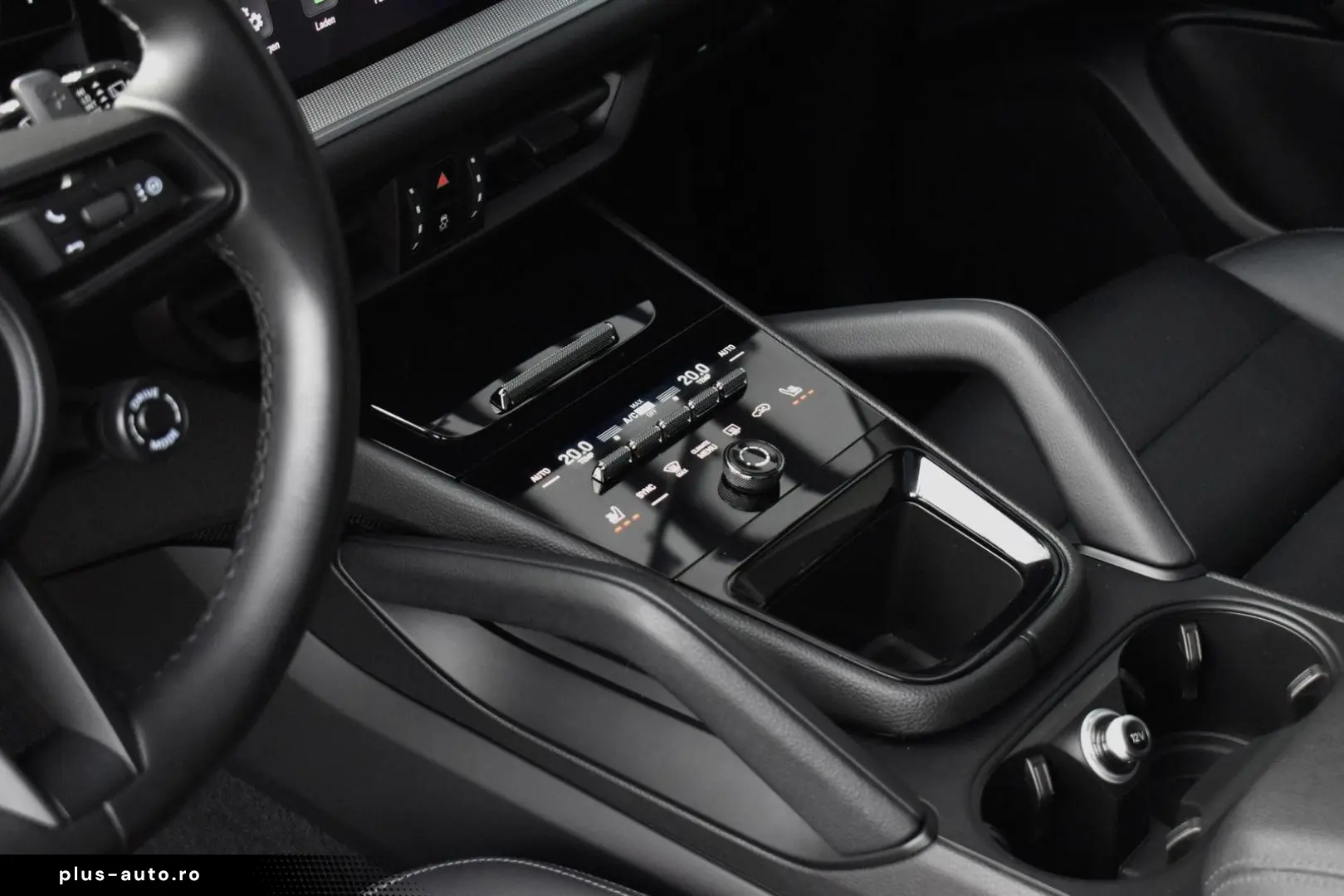 PORSCHE Cayenne 3.0 E-Hybrid SportDesign   Panorama   22