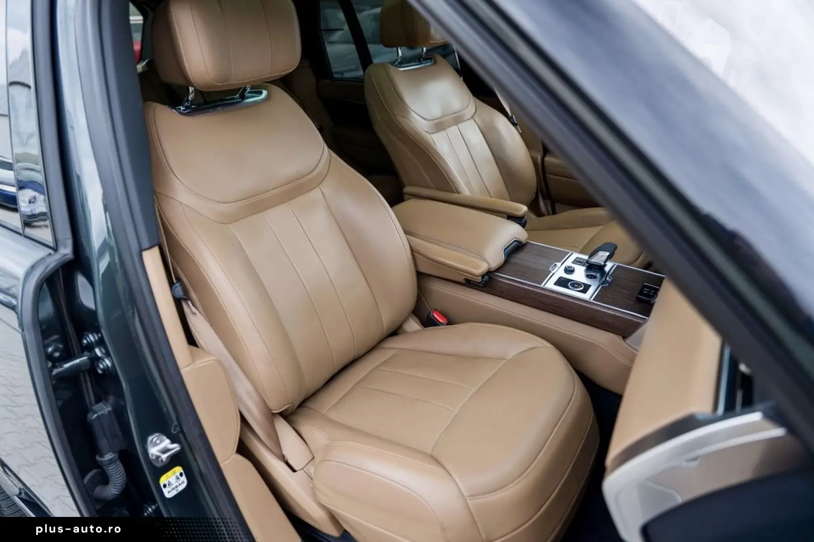 Land-Rover Range-Rover