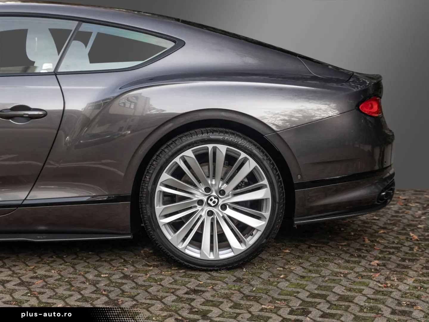 BENTLEY GT V8 Azure Blackline B&O City Tour  6300km