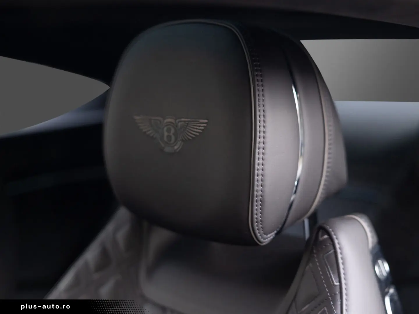BENTLEY GT V8 Azure Blackline B&O City Tour  6300km
