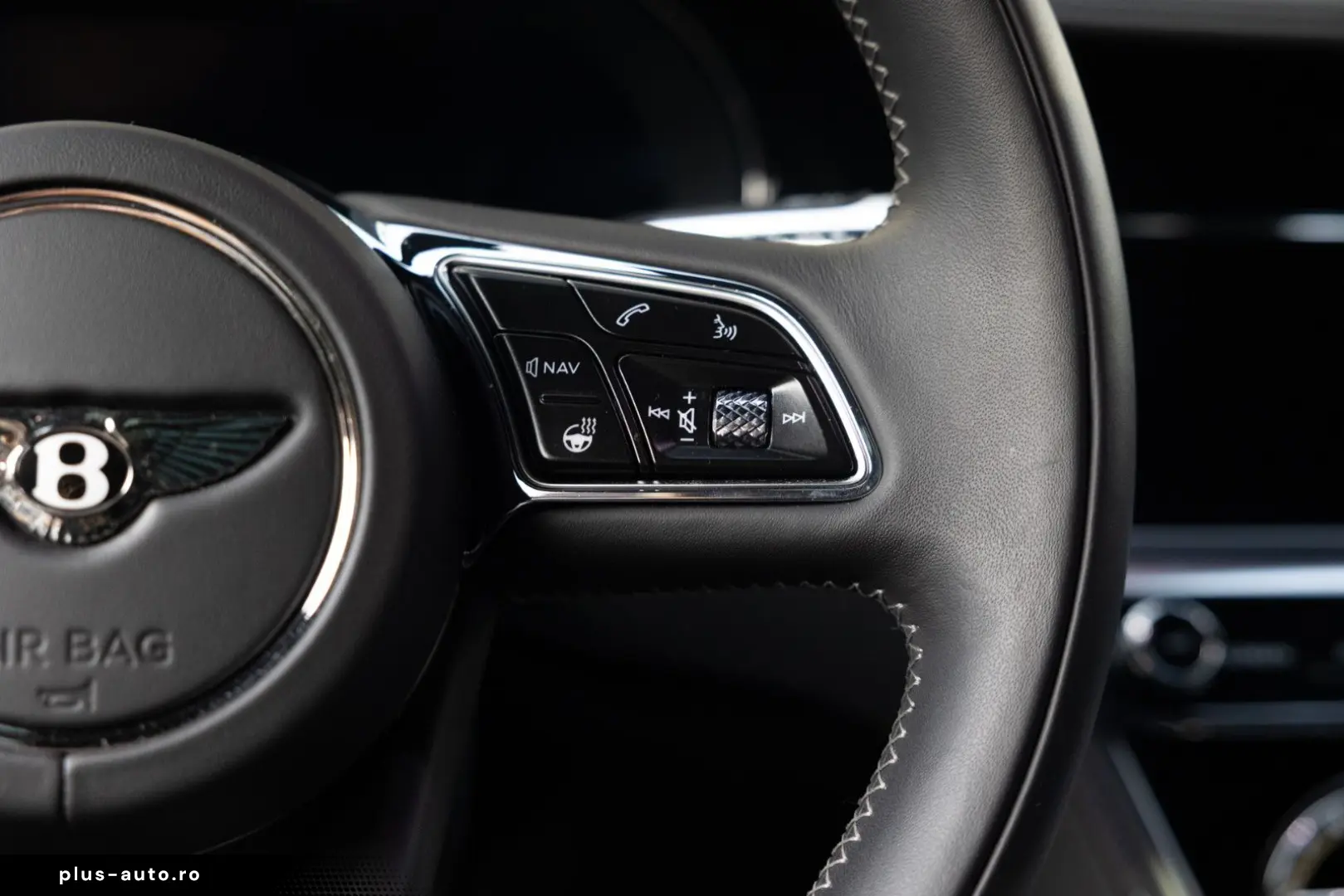 BENTLEY GT V8 Azure Blackline B&O City Tour  6300km