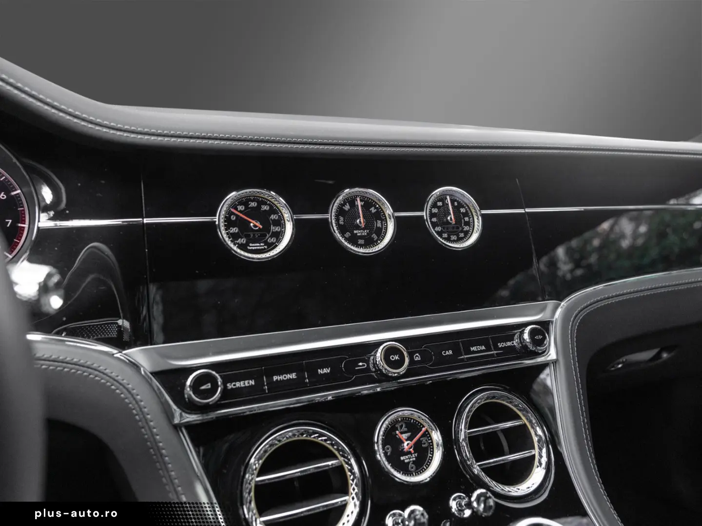 BENTLEY GT V8 Azure Blackline B&O City Tour  6300km