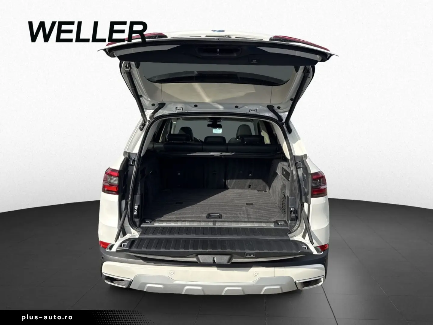 BMW X5 xD45e xLine DAProf 360  Pano AHK 2ACHS AdLED