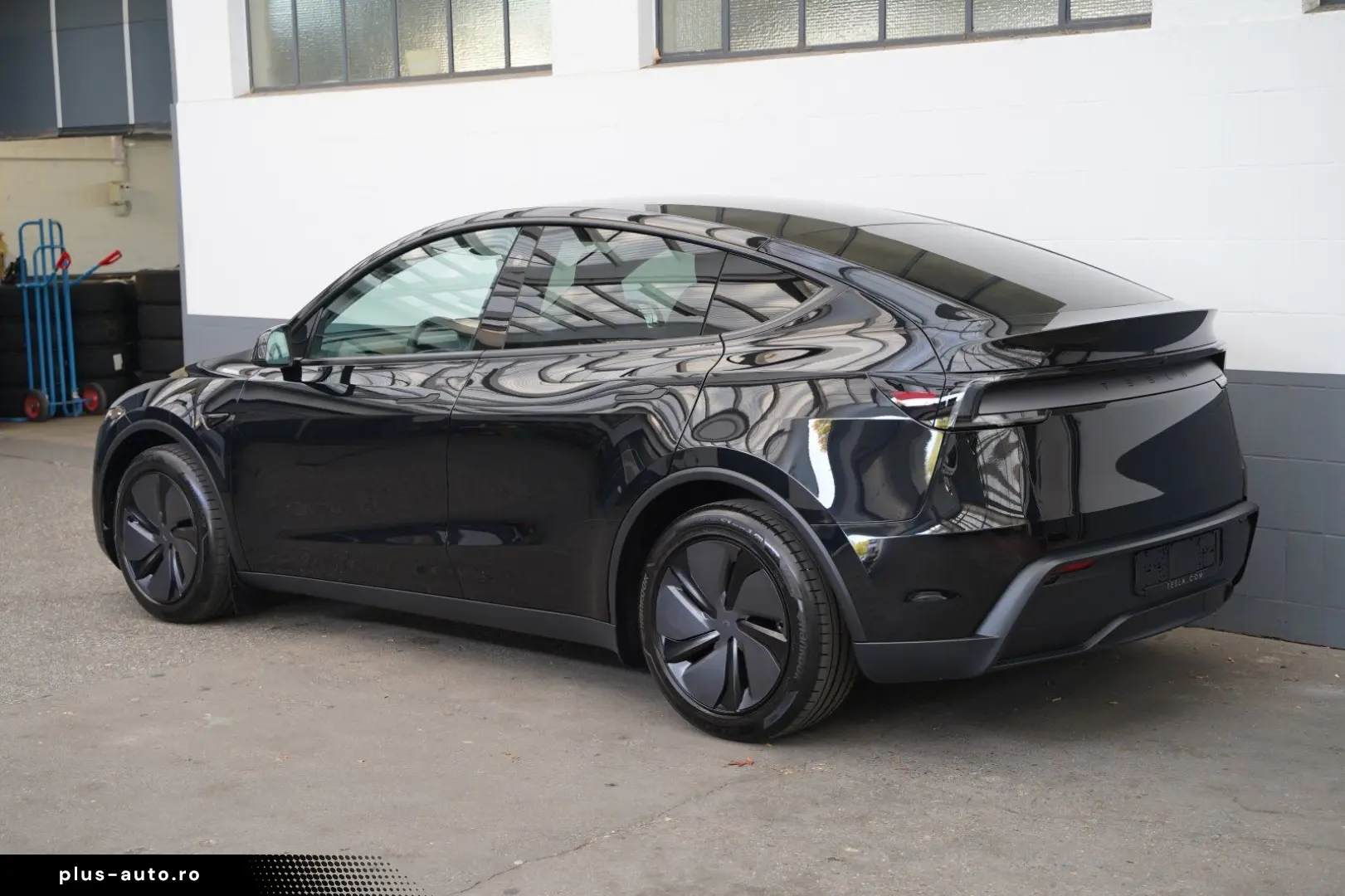 TESLA Model Y Hinterradantrieb Premium  Mwst. ausweisb