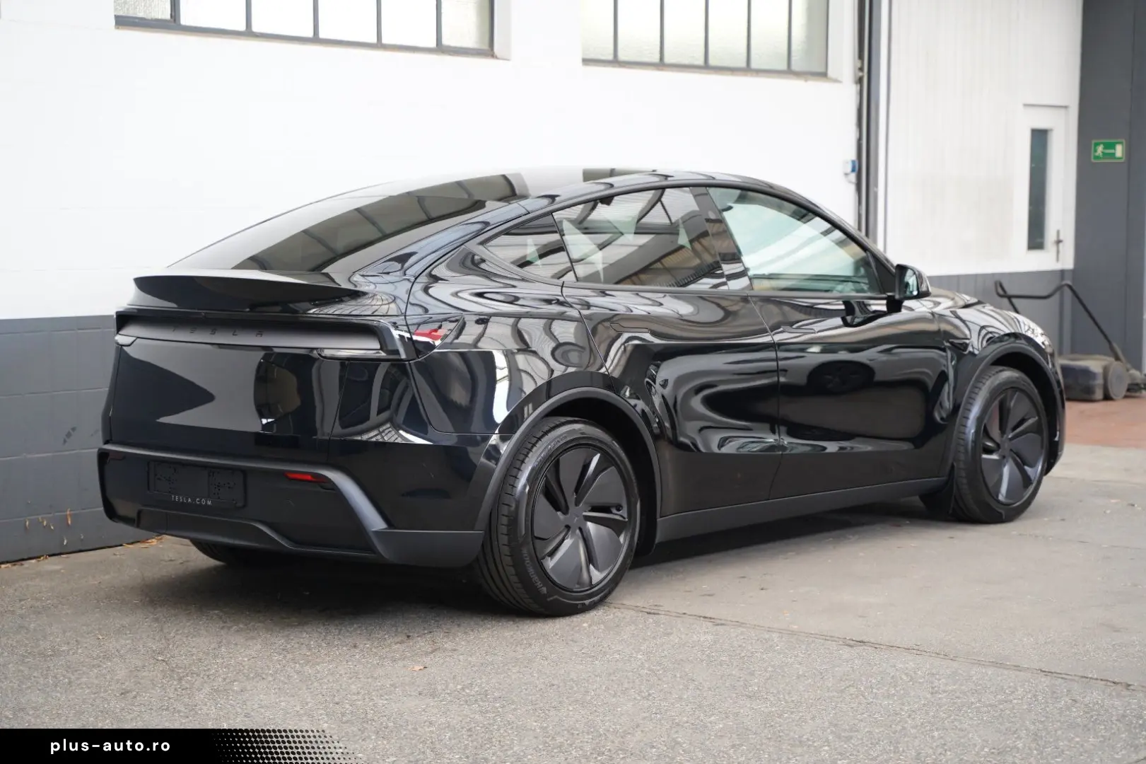 TESLA Model Y Hinterradantrieb Premium  Mwst. ausweisb