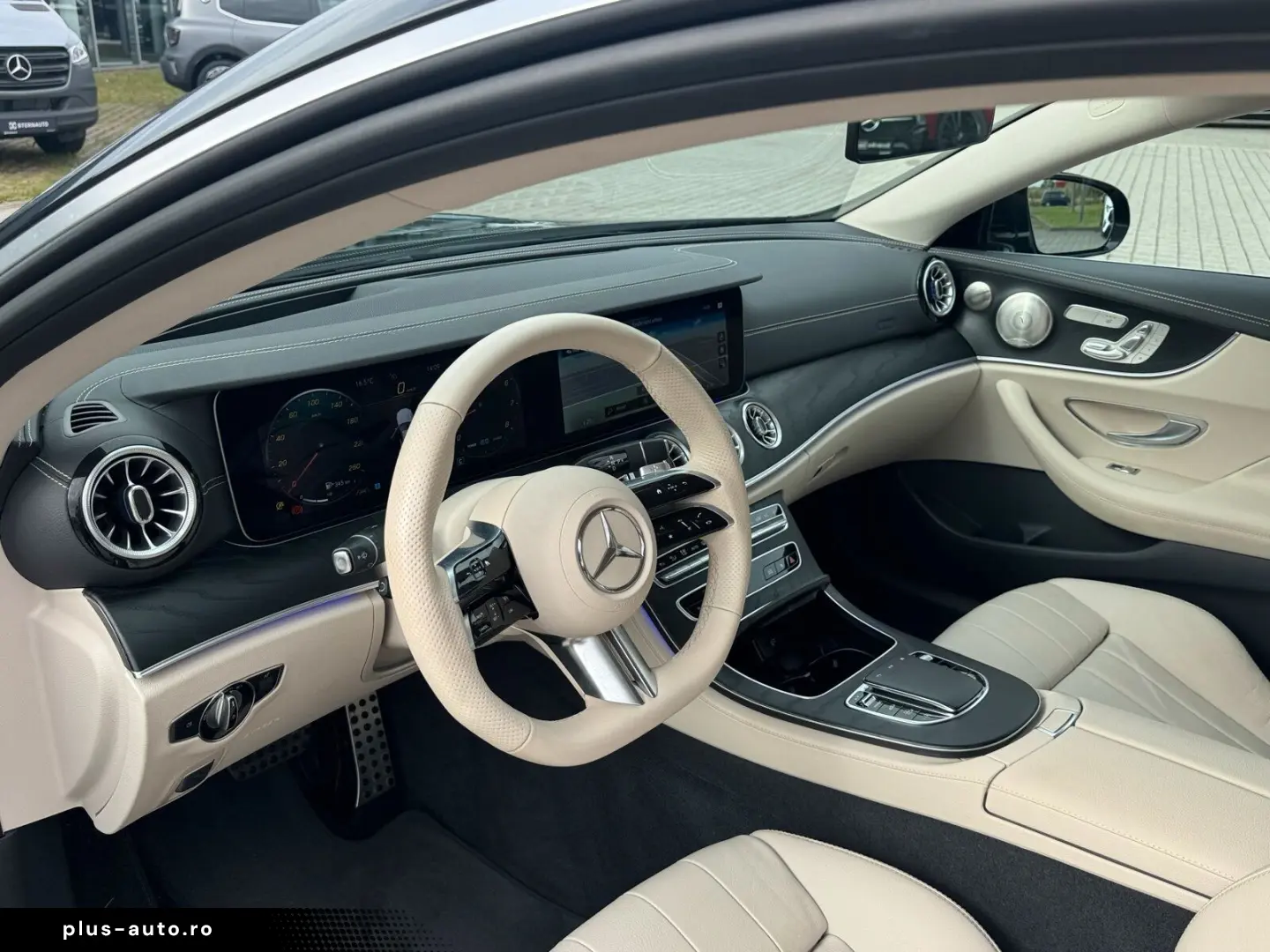 MERCEDES-BENZ E 300 Coupé AMG RüCam Standh LED Memor&hellip;