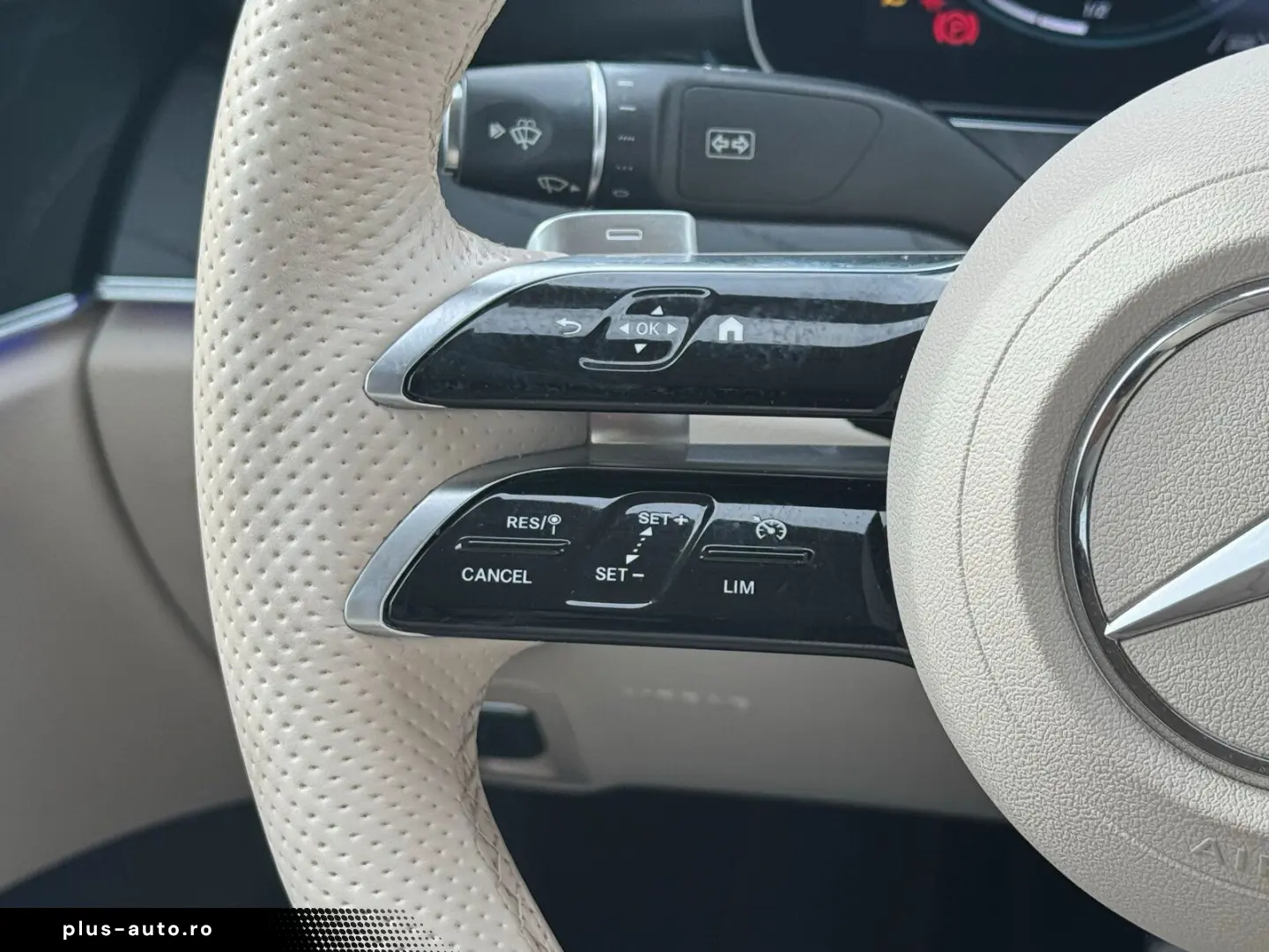 MERCEDES-BENZ E 300 Coupé AMG RüCam Standh LED Memor&hellip;