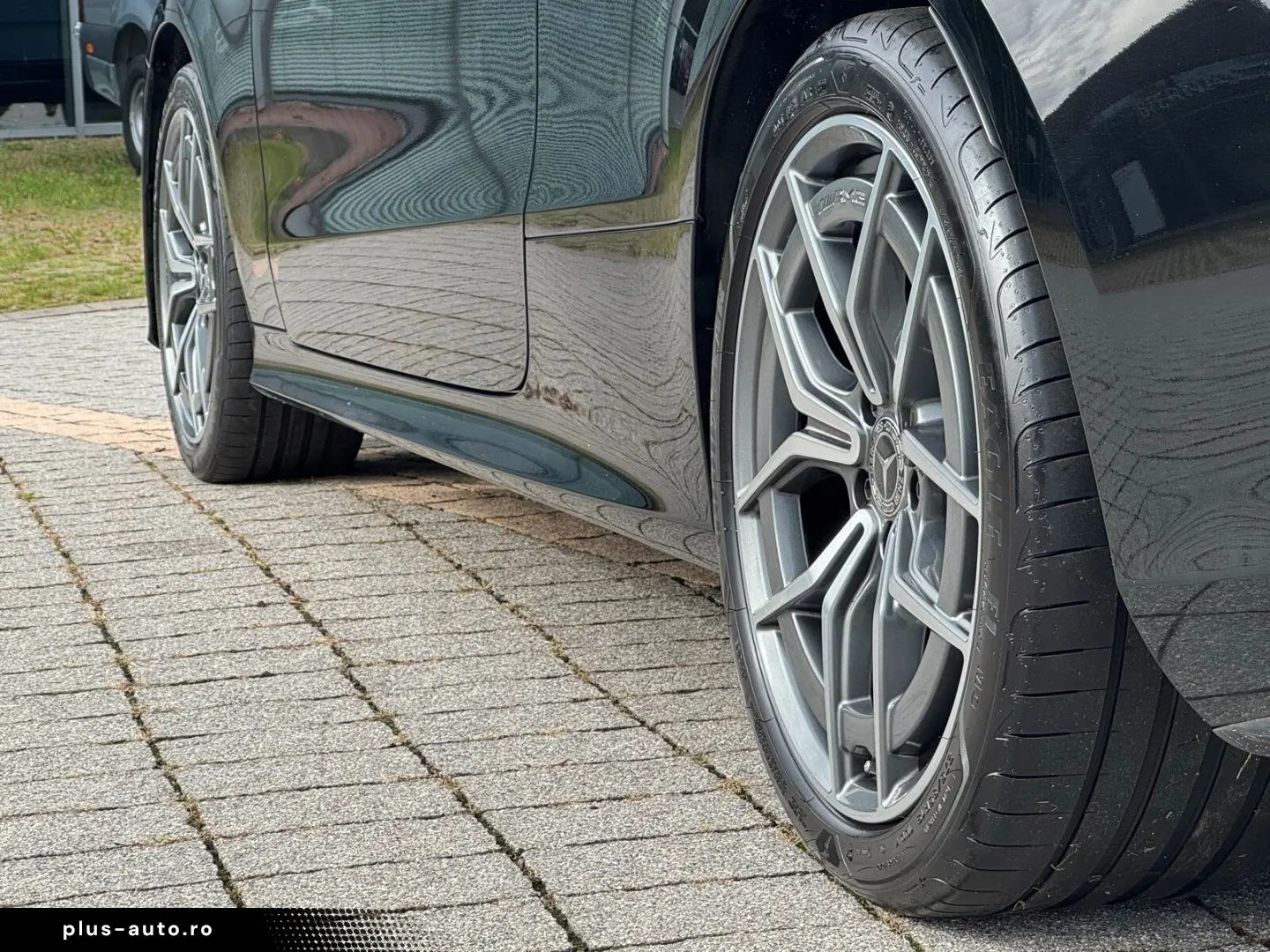 MERCEDES-BENZ E 300 Coupé AMG RüCam Standh LED Memor&hellip;