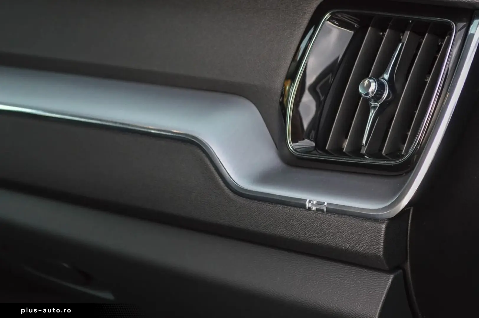 2022 Volvo XC-60 B42.0 Diesel Inscription AWD   Rate Fixe