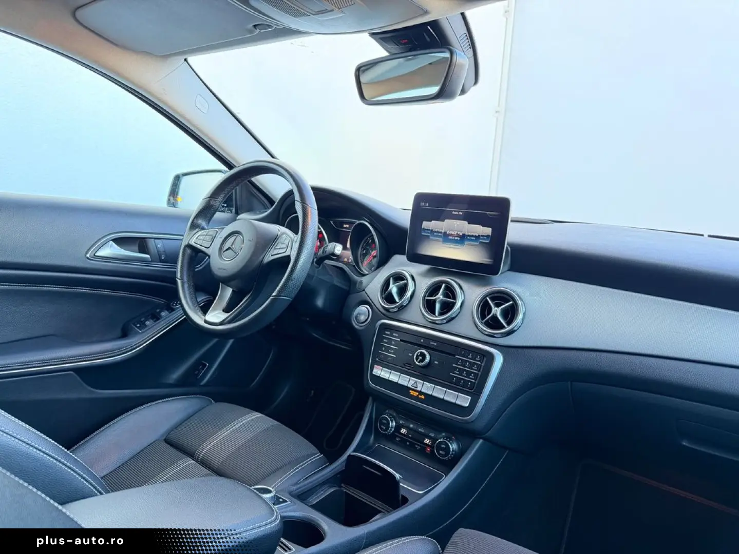 MERCEDES-BENZ GLA 2019 — imagine 30