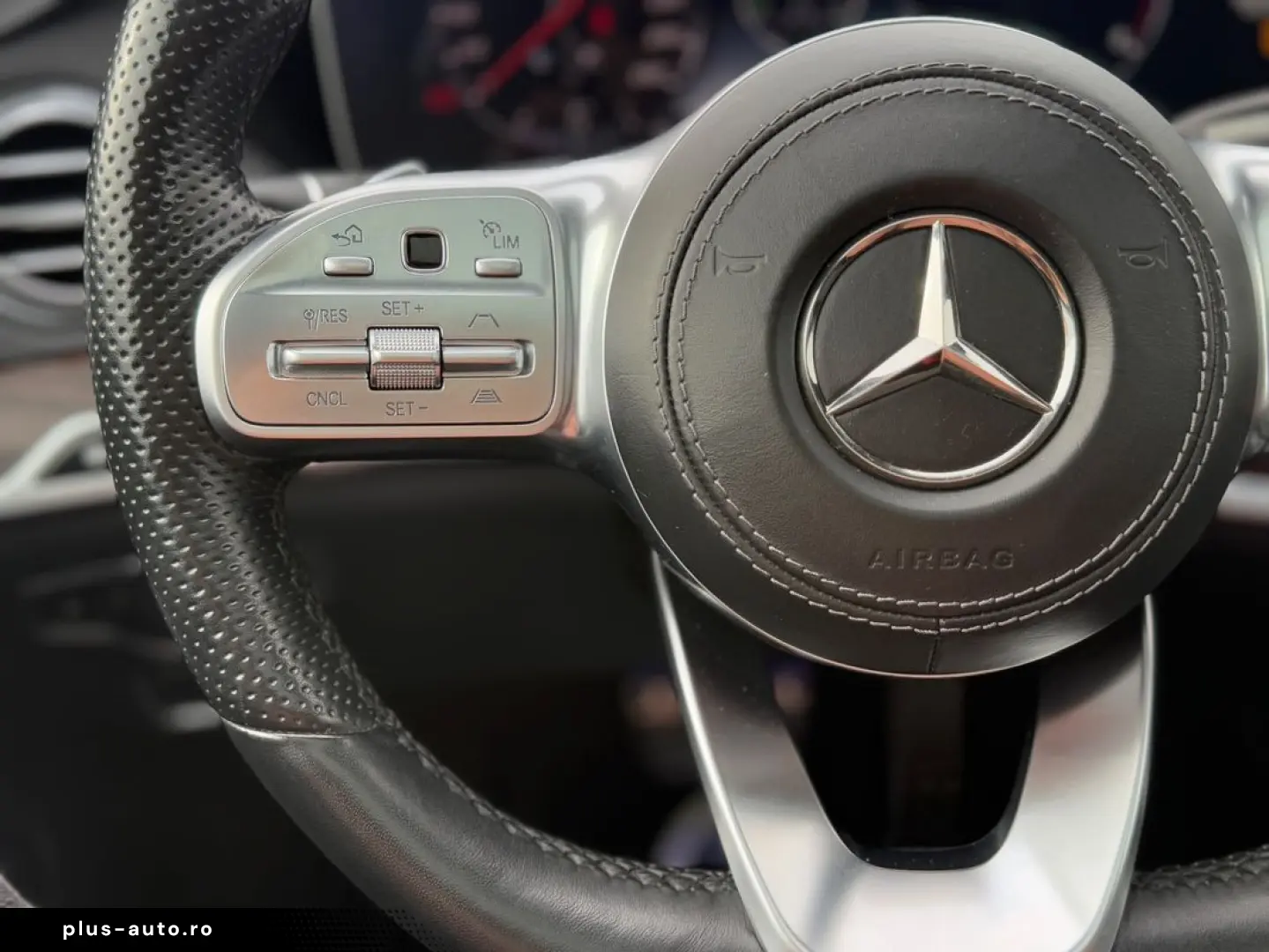 Mercedes-Benz S