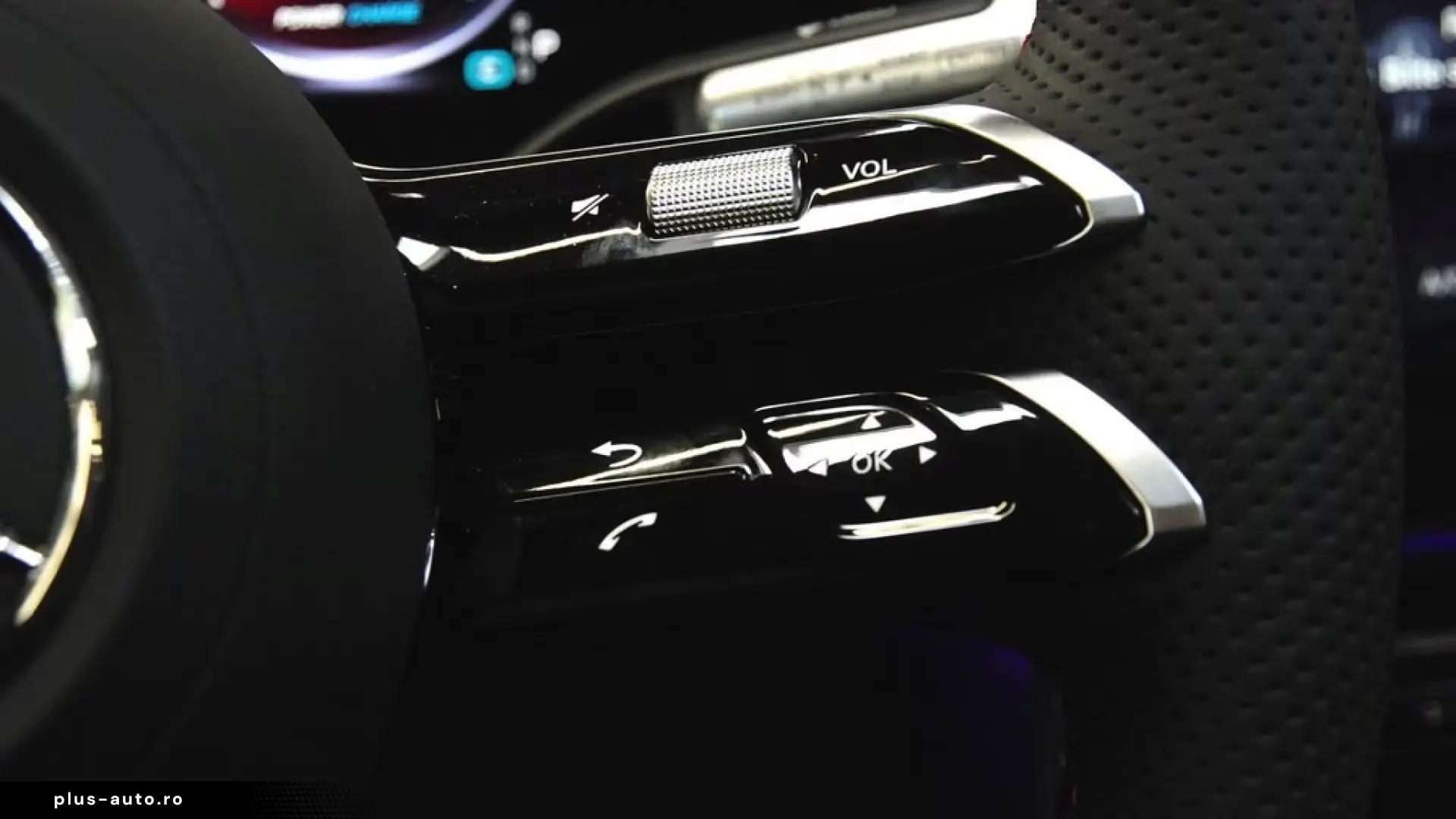 Mercedes-Benz CLA 200 4MATIC AMG Line NIGHT AHK ACC PANO LED