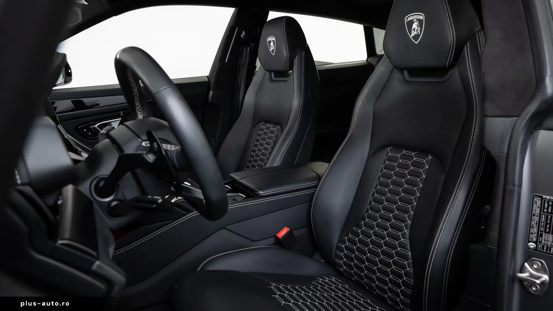 Lamborghini Urus S MY23 AKRAPOVIC B&O PANO 23