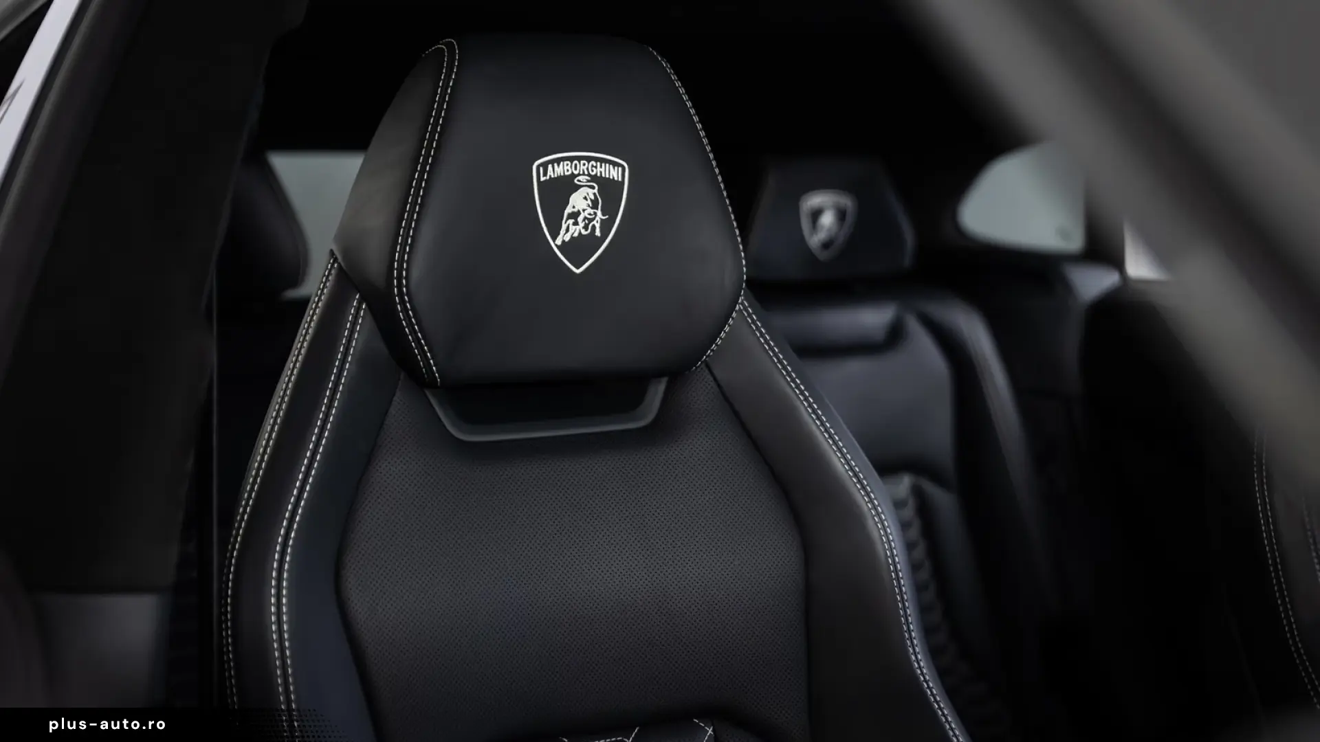 Lamborghini Urus S MY23 AKRAPOVIC B&O PANO 23