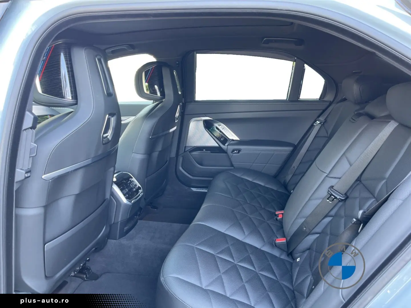 BMW 740d xDrive M Sport 21  AHK Skylounge Standhzg.
