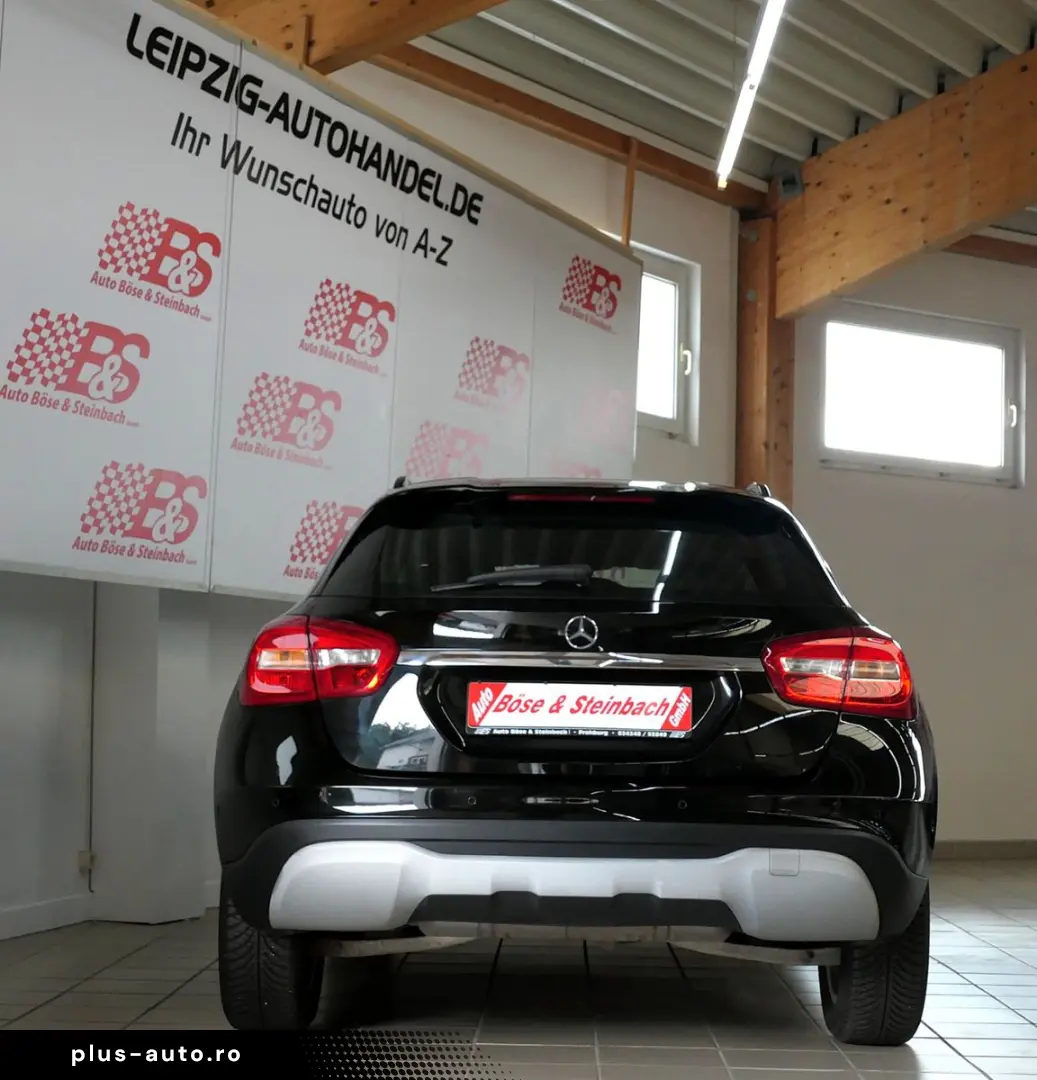 MERCEDES-BENZ GLA 180  NAV GRA PDC SZH