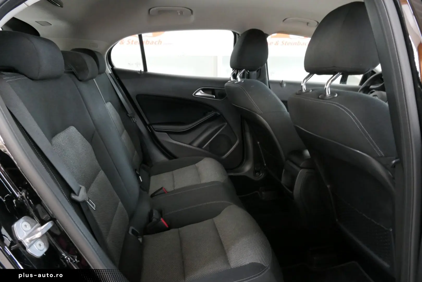 MERCEDES-BENZ GLA 180  NAV GRA PDC SZH
