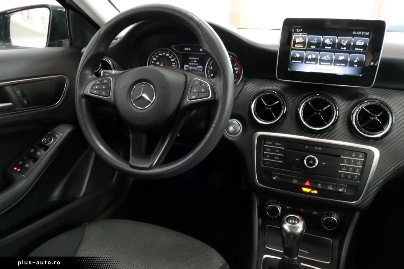 MERCEDES-BENZ GLA 180  NAV GRA PDC SZH