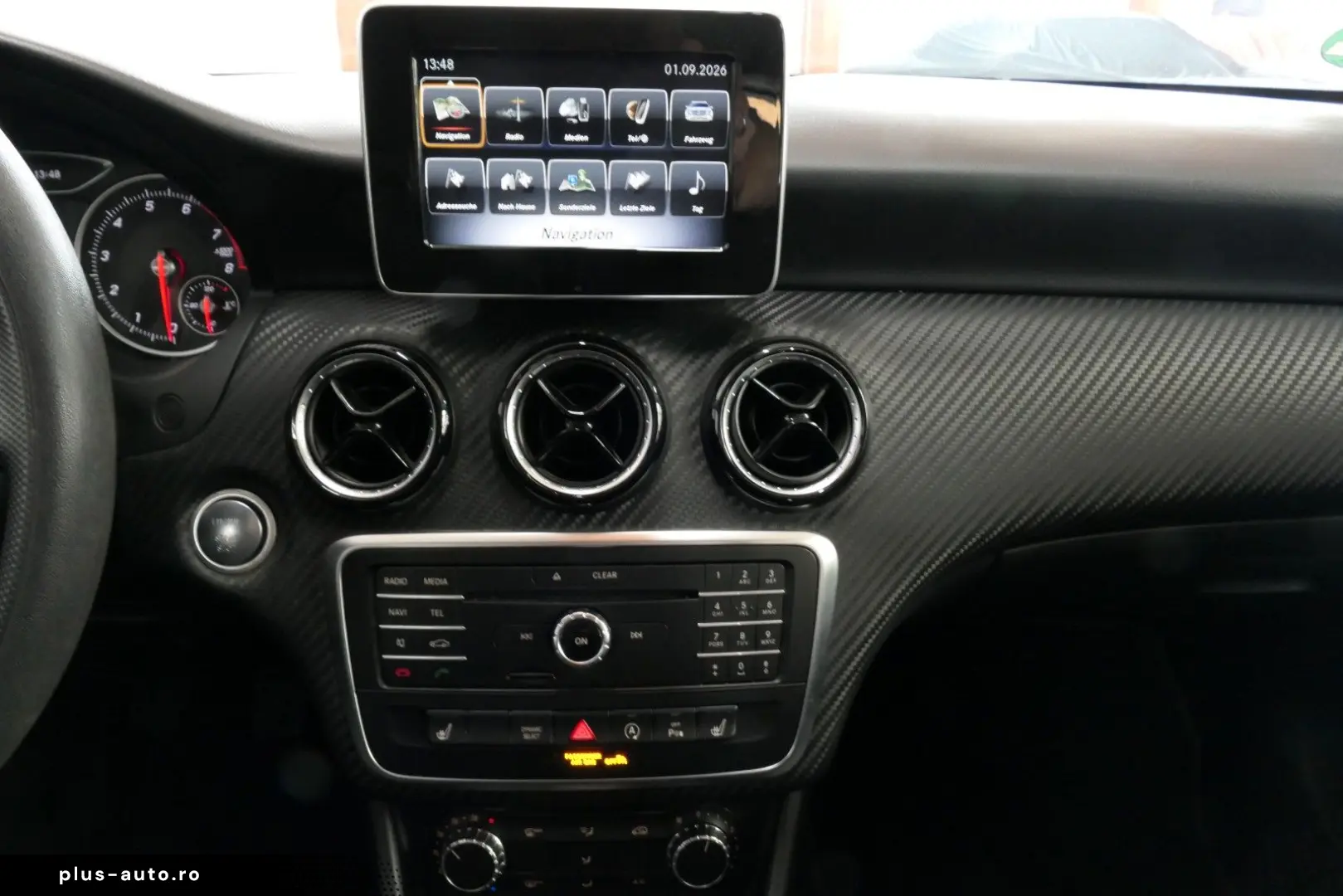 MERCEDES-BENZ GLA 180  NAV GRA PDC SZH