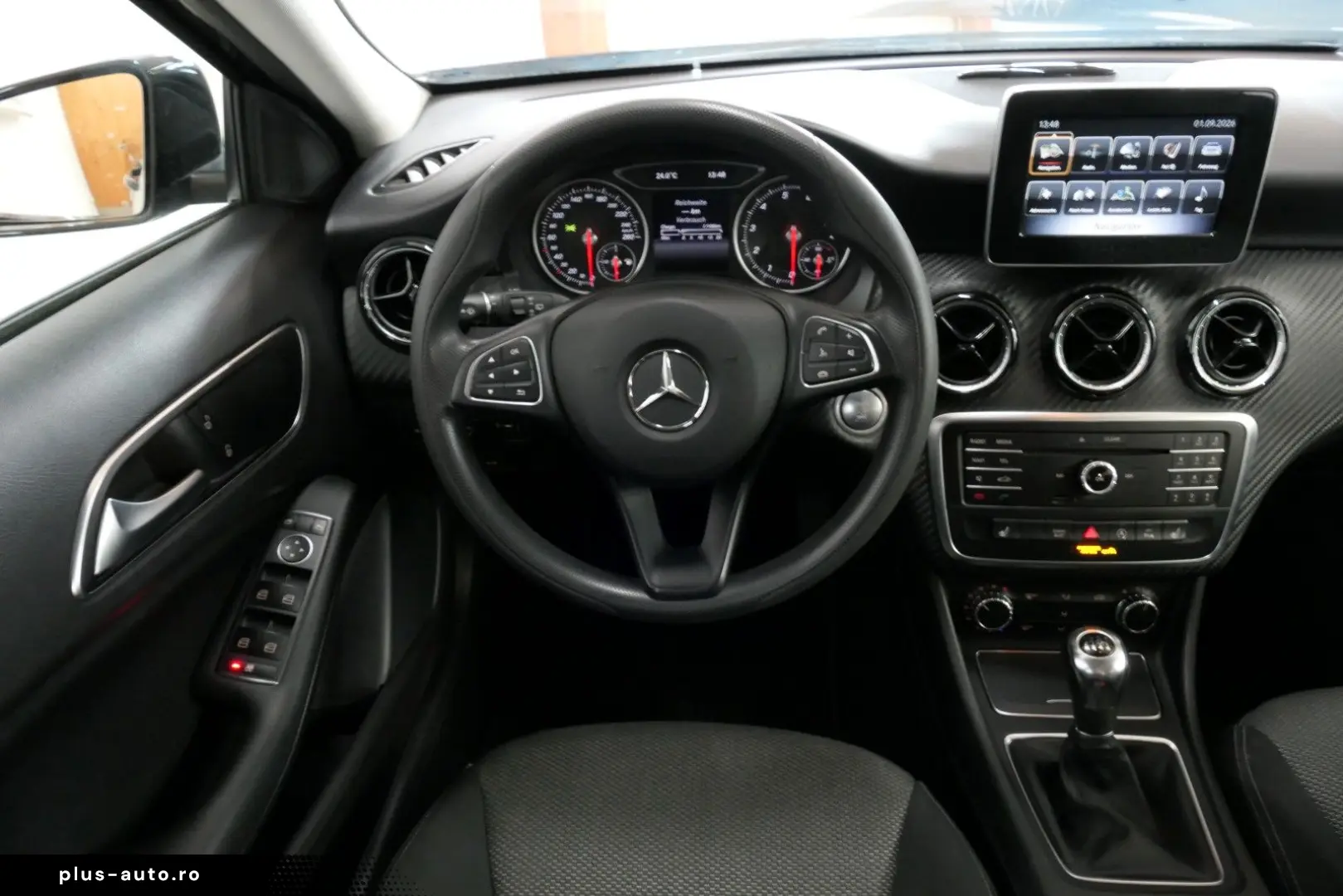 MERCEDES-BENZ GLA 180  NAV GRA PDC SZH