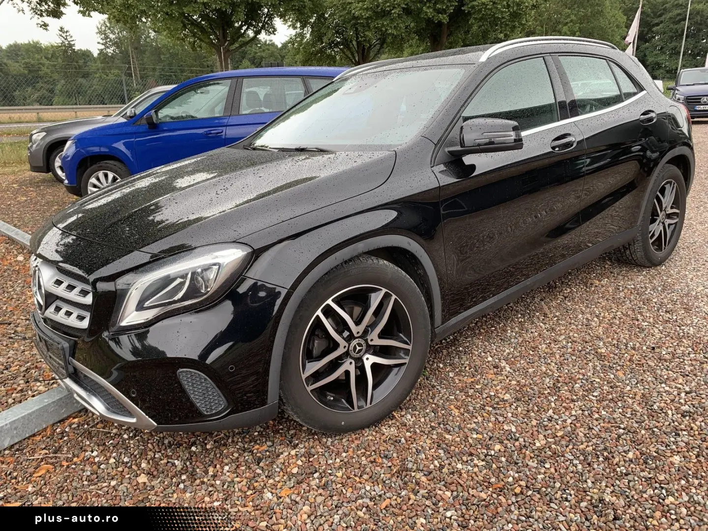 MERCEDES-BENZ GLA 180 Autom