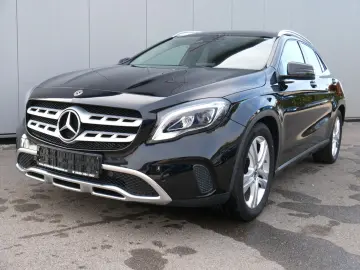 MERCEDES-BENZ GLA 180 URBAN NAVI LED MEMORY RFK AHK