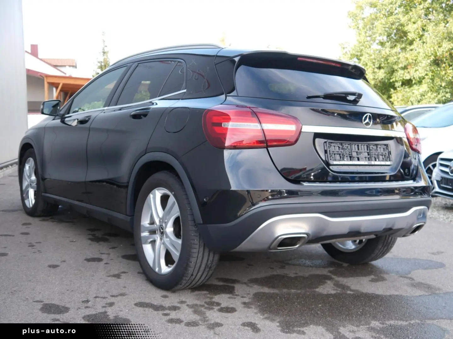 MERCEDES-BENZ GLA 180 URBAN NAVI LED MEMORY RFK AHK