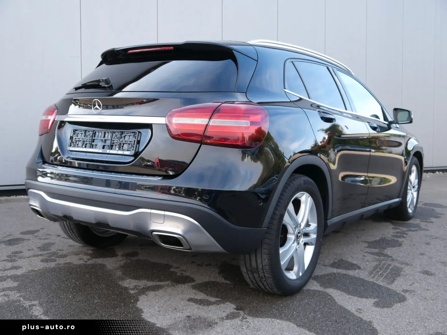 MERCEDES-BENZ GLA 180 URBAN NAVI LED MEMORY RFK AHK