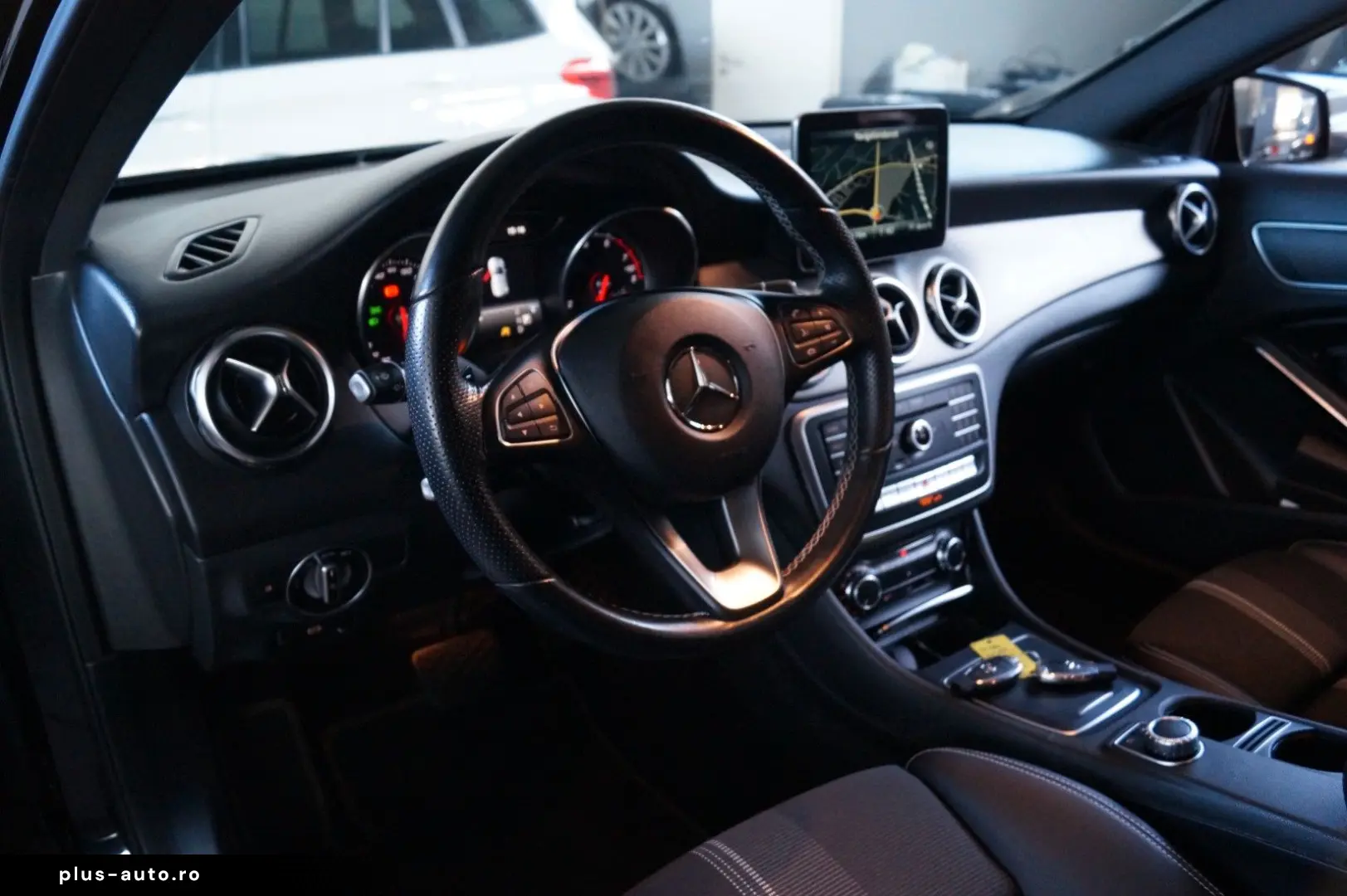 MERCEDES-BENZ GLA 180 URBAN Automatik LED  Kamera
