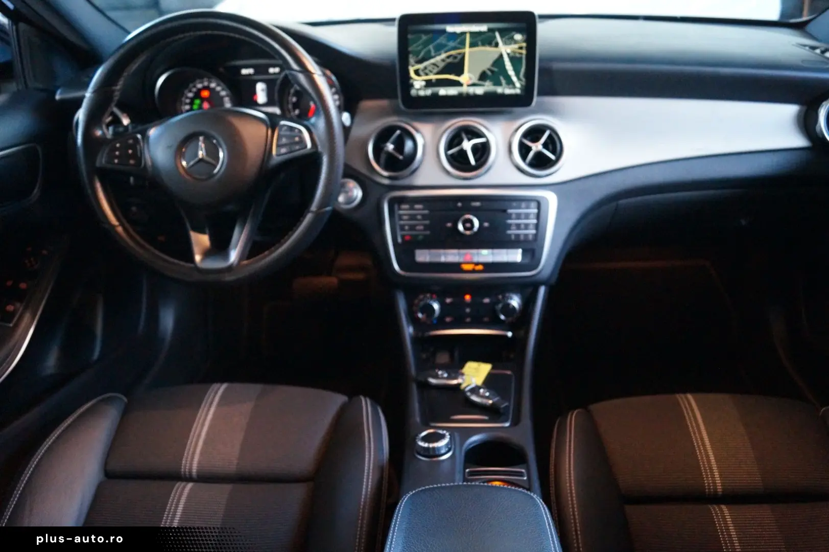 MERCEDES-BENZ GLA 180 URBAN Automatik LED  Kamera