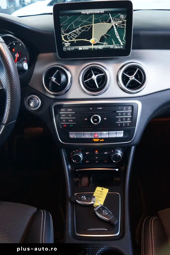 MERCEDES-BENZ GLA 180 URBAN Automatik LED  Kamera