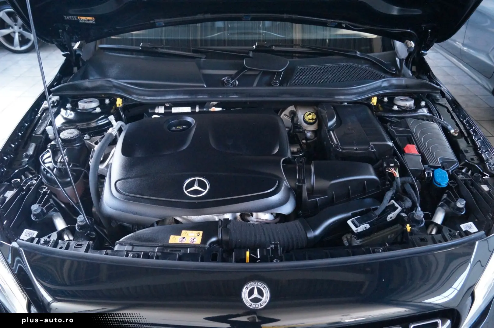 MERCEDES-BENZ GLA 180 URBAN Automatik LED  Kamera